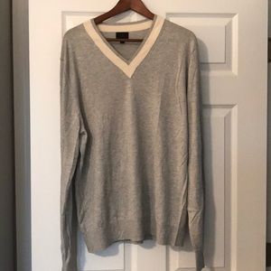 Banana Republic men’s silk/cashmere vneck sweater